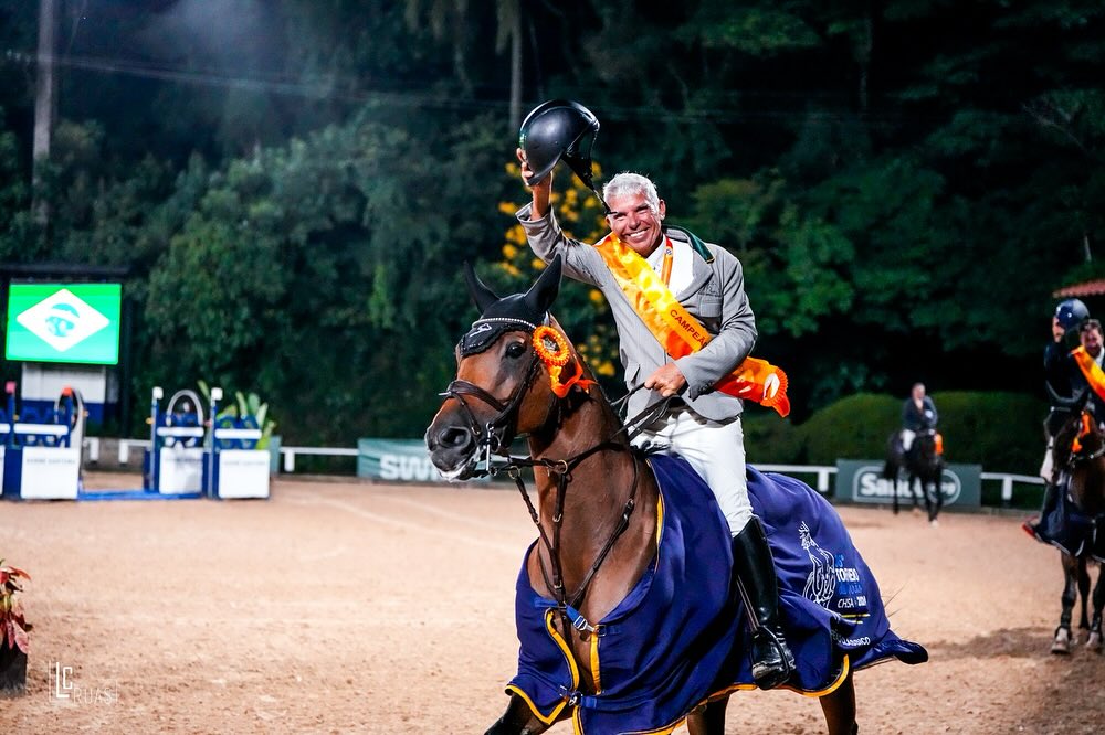 Cesar Almeida & Nefertite Império Egípico Conquistam a Coroa do Clássico no CHSA