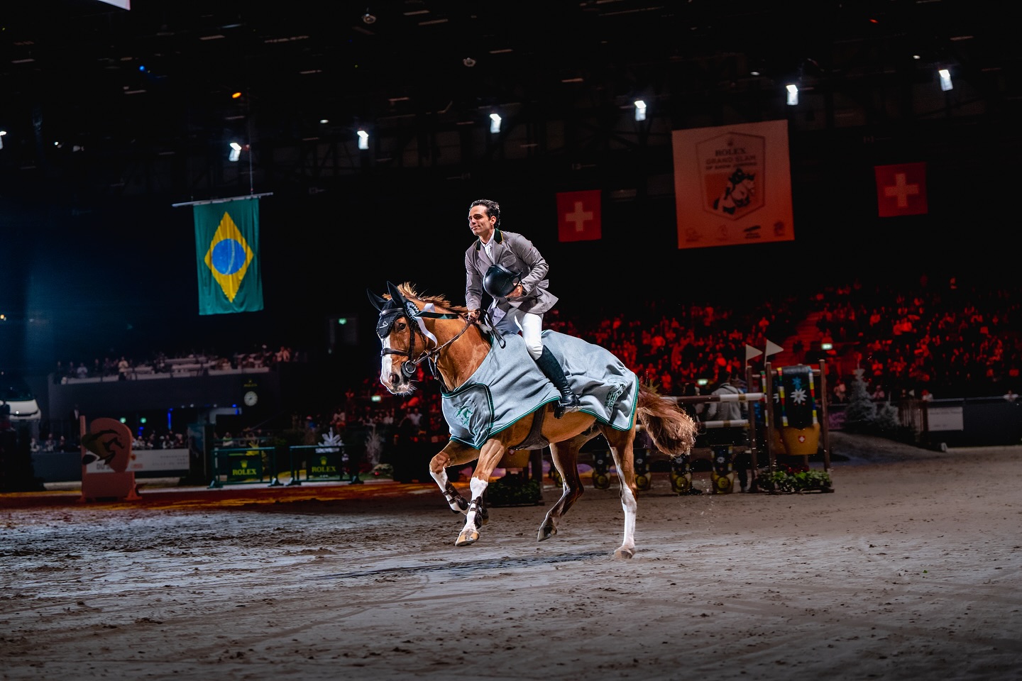 Stephan Barcha & Chevaux Hex Lup Império Egípcio Reinam em Prova de Velocidade no Indoor 5* de Genebra